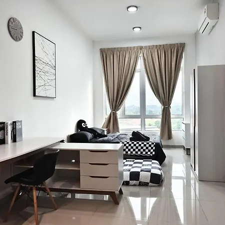 Lv8 Mesrahomez Poolview 1-3 Pax Kuantan Exterior photo