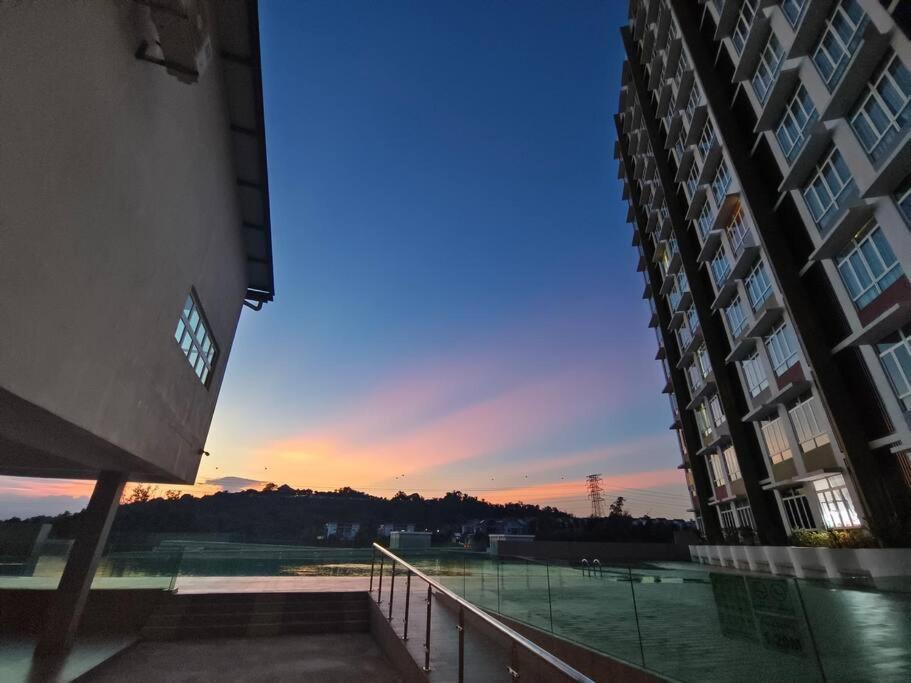 Lv8 Mesrahomez Poolview 1-3 Pax * Kuantan